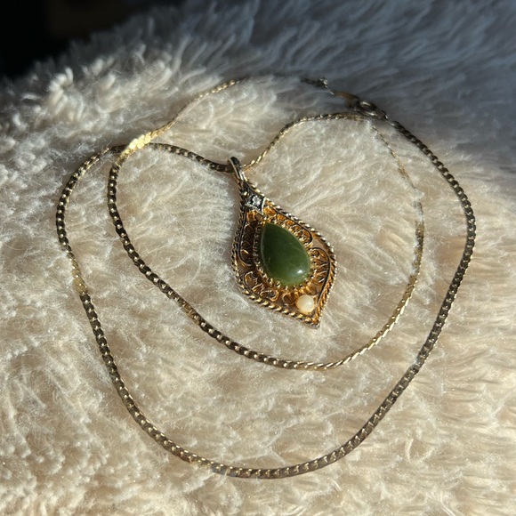 Vintage Jade Necklace - Picture 2 of 8